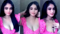 Kylie Pamer Belahan Toket Gede Bikin Makin Pengen.