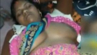 Local Desi Slut In Saree Masturbating Video