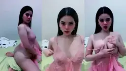 Pantat Montok Dan Toket Seksi Bikin Host Ganteng Makin Ngiler.
