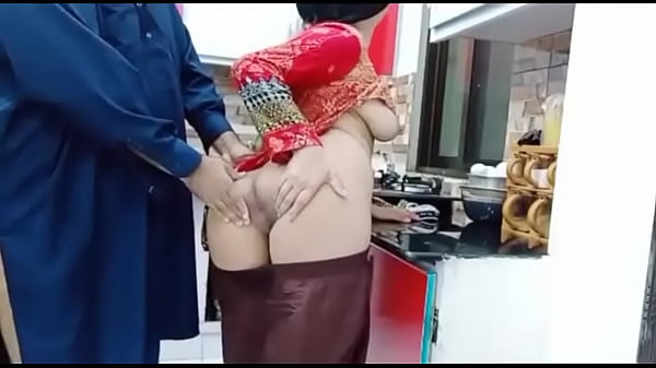 Istri Pakistan Cantik Ngentot Di Dapur Sambil Masak, Suara Hindi Jelas Bikin Makin Panas