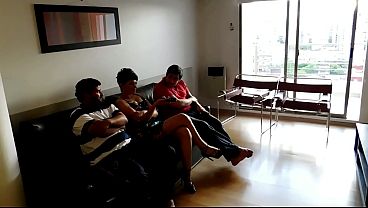 Gak Ada Acara Di Tv, Jadi Aku Ngentot Sama Tukang Ledeng Dan Temen Suami, Crot Di Dalem, Kita Bertiga Puas Banget.