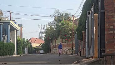 Wtf, Ibu Arab Lagi Colokin Memeknya Di Luar Rumah Dekat Jalan Raya.