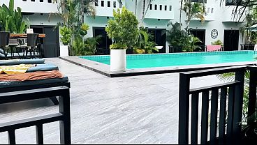 Gadis Thailand, Masih Perawan, Tampil Menggairahkan Di Depan Kamera Sambil Menerima Pancutan Di Dalam.