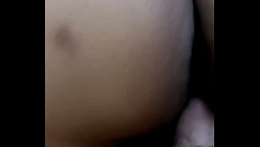 سكس عربي نار، شرموطة طيزها ضخمة تركب زب عشيقها السعودي وهى تئن من النيك الجامد