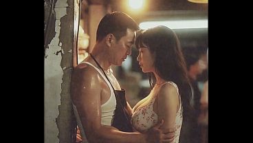 80年代中国辣妹在菜市场骚撩，奶子晃得菜贩子腿软
