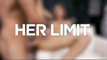 Cewek Asia Langsing Pake Lingerie Pink… Diminyakin Terus Ditusuk Keras Di Lubang Belakang
