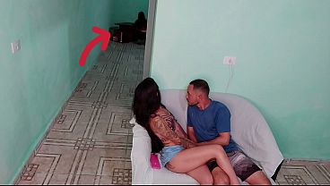 Traição No Próprio Ninho, A Amiga Gostosa Passou Dos Limites E Meteu O Bedelho Onde Não Devia.